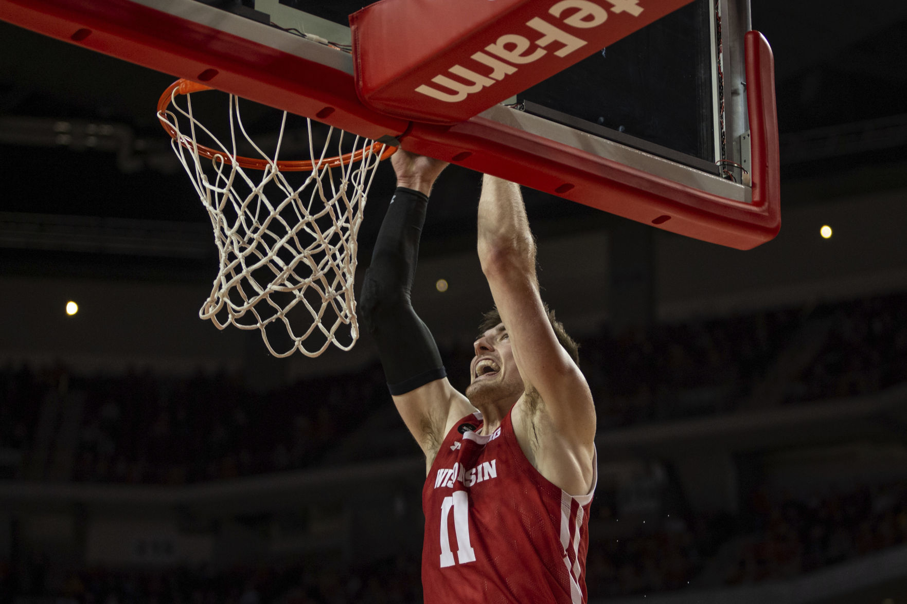 Badgers 81, Cornhuskers 64